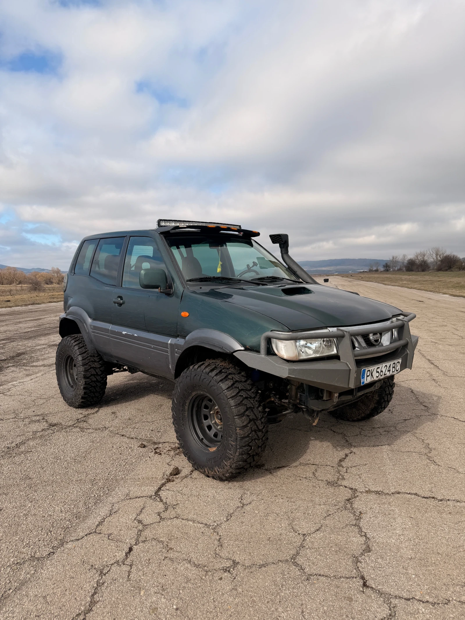 Nissan Terrano, снимка 8 - Автомобили и джипове - 56591245