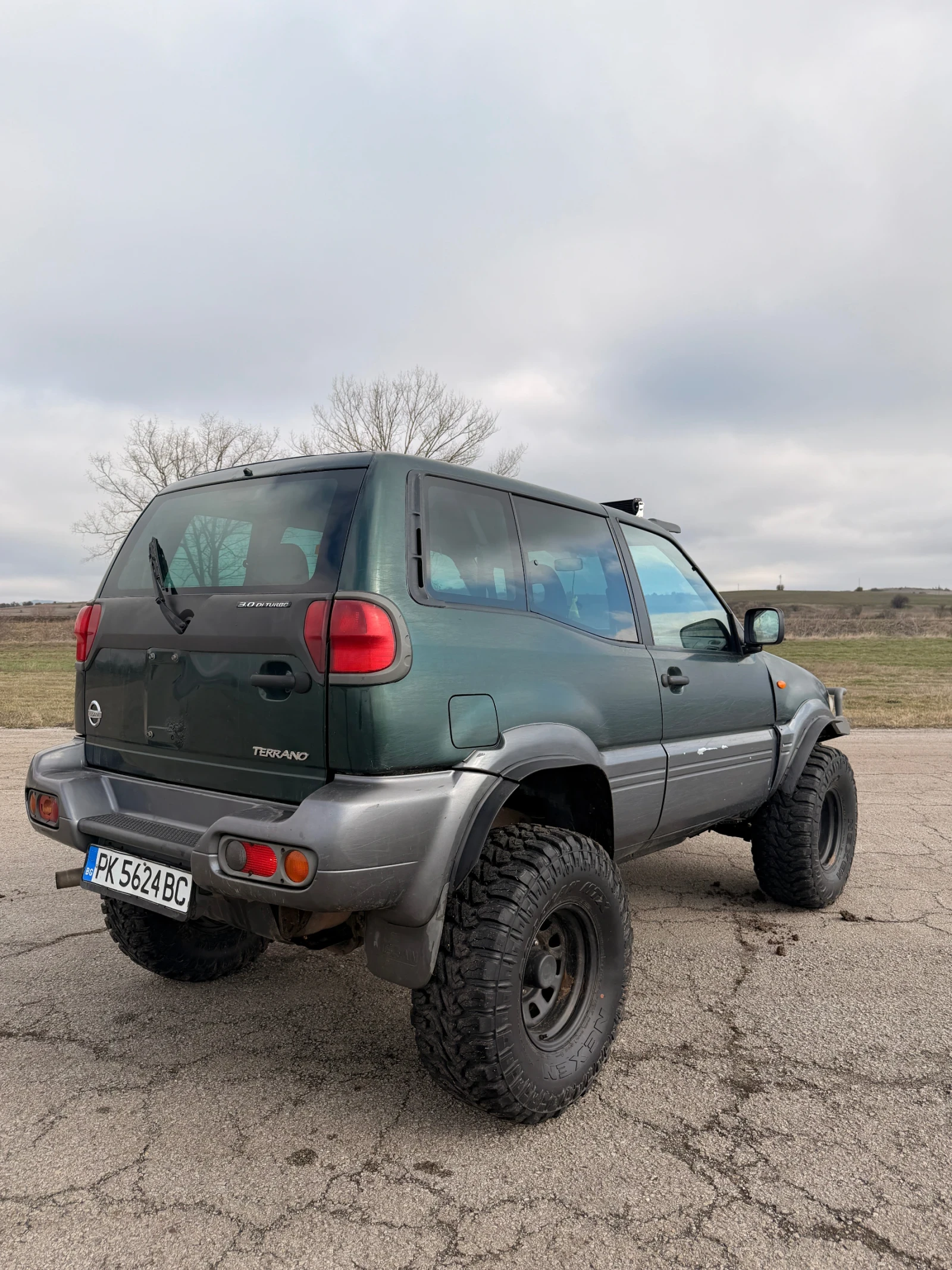 Nissan Terrano, снимка 5 - Автомобили и джипове - 56591245