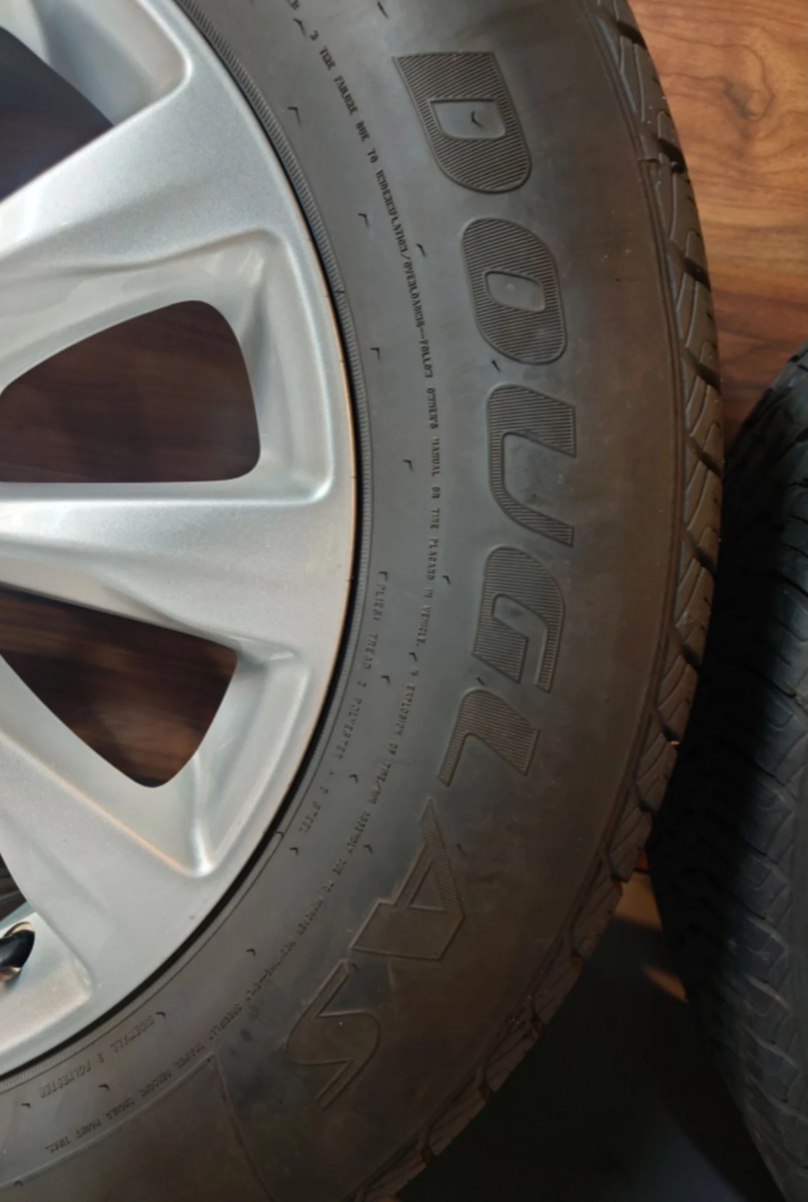    235/65R17  Chrysler Pacifica | Mobile.bg   4