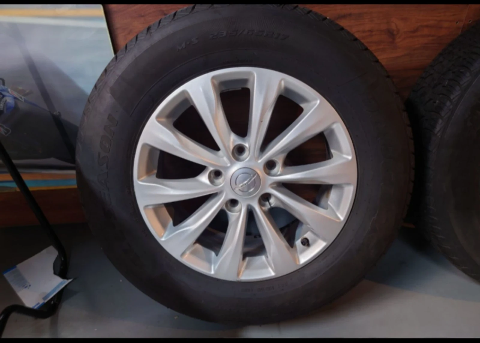    235/65R17  Chrysler Pacifica | Mobile.bg   2