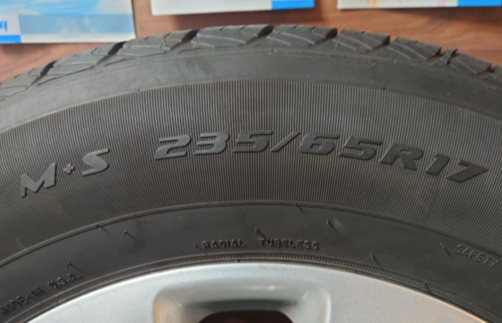    235/65R17  Chrysler Pacifica | Mobile.bg   5