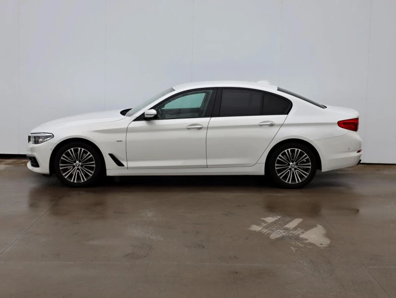 BMW 540 i xDrive Sport Line, снимка 3 - Автомобили и джипове - 47913233