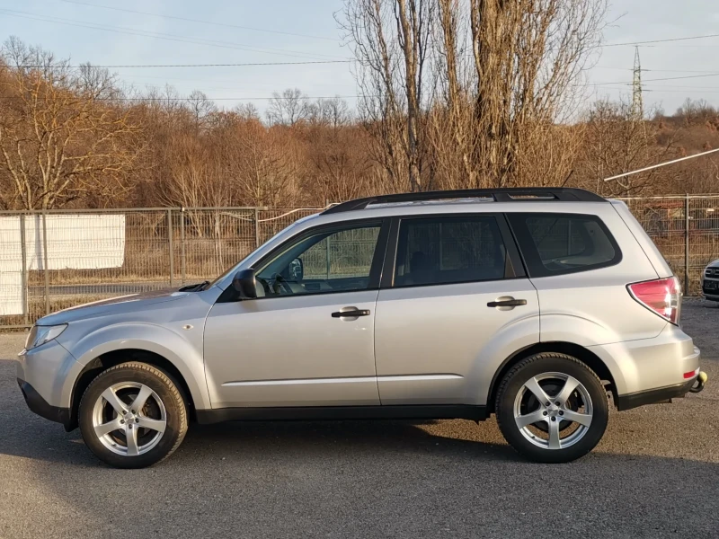 Subaru Forester 2.0i LPG AUTOMAT, снимка 2 - Автомобили и джипове - 48652610