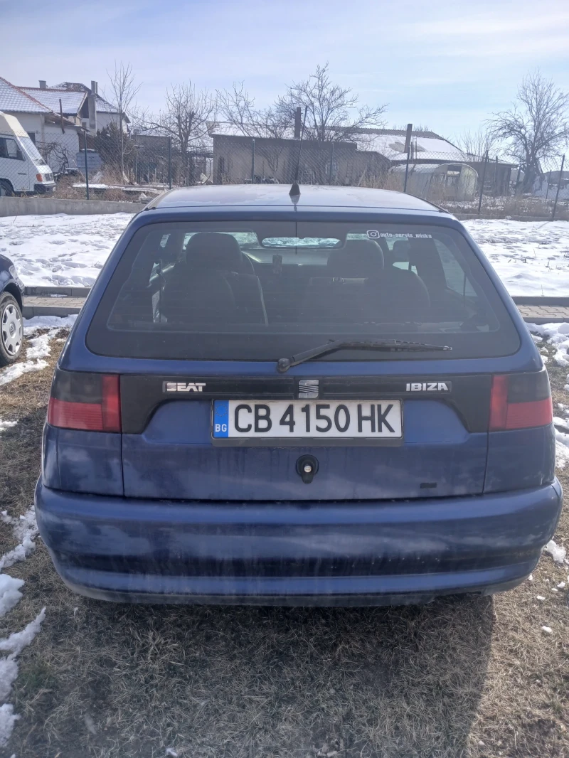 Seat Ibiza 1.0, снимка 3 - Автомобили и джипове - 49376861