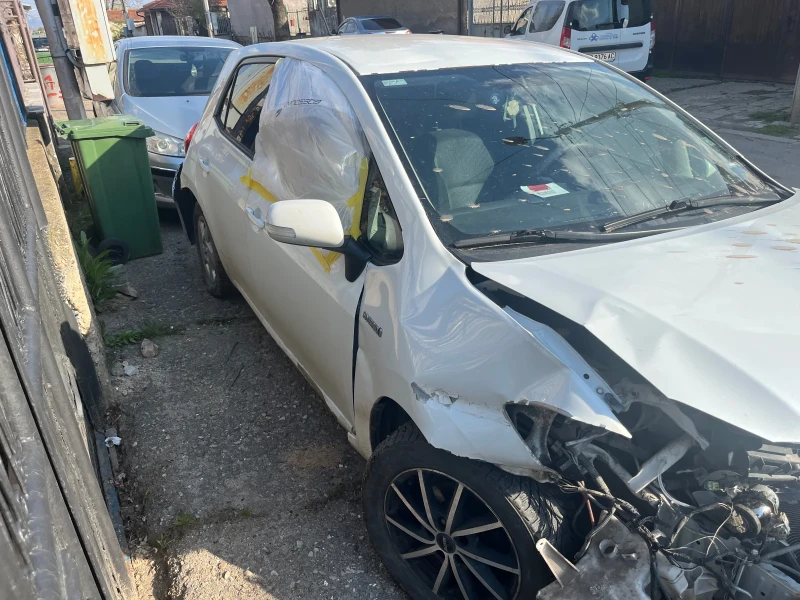Toyota Auris, снимка 3 - Автомобили и джипове - 52966178