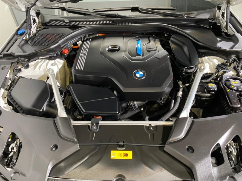 BMW 530E 530E xDrive, снимка 15 - Автомобили и джипове - 50628830