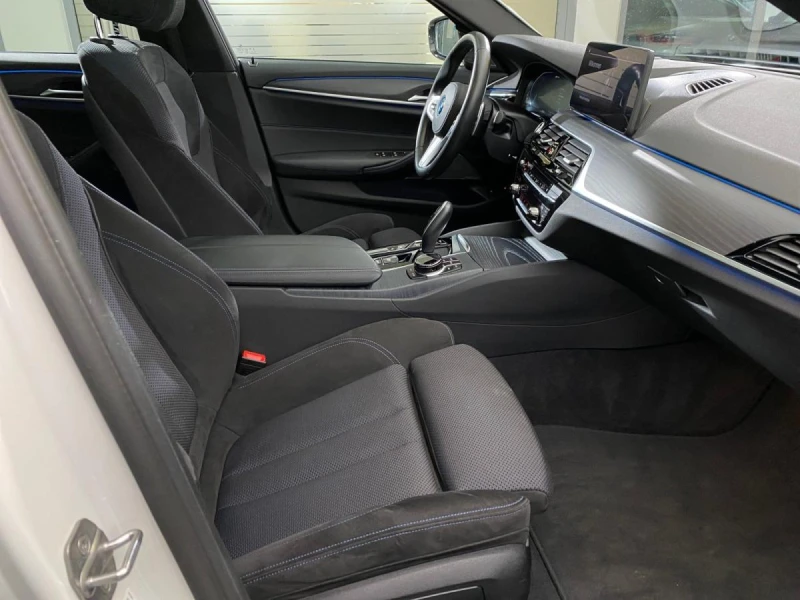BMW 530E 530E xDrive, снимка 9 - Автомобили и джипове - 50628830
