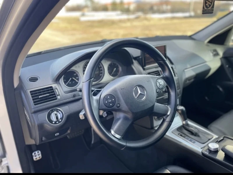 Mercedes-Benz C 320 Avantgarde, снимка 5 - Автомобили и джипове - 51639924