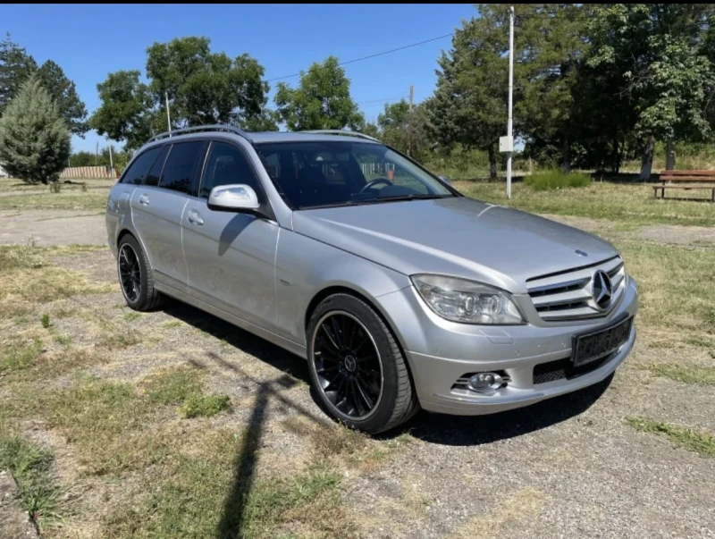 Mercedes-Benz C 320 Avantgarde, снимка 2 - Автомобили и джипове - 51639924