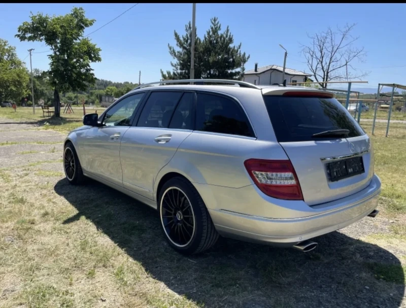 Mercedes-Benz C 320 Avantgarde, снимка 4 - Автомобили и джипове - 51639924
