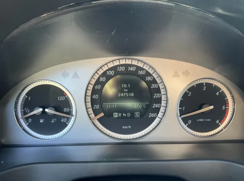 Mercedes-Benz C 320 Avantgarde, снимка 6 - Автомобили и джипове - 51639924