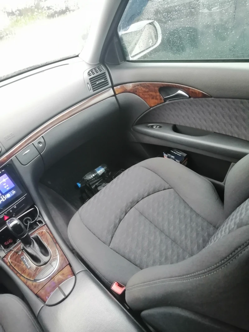 Mercedes-Benz E 320 E320i, снимка 9 - Автомобили и джипове - 53521578