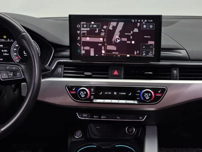 Audi A4 2.0 TDI, снимка 14 - Автомобили и джипове - 54145233