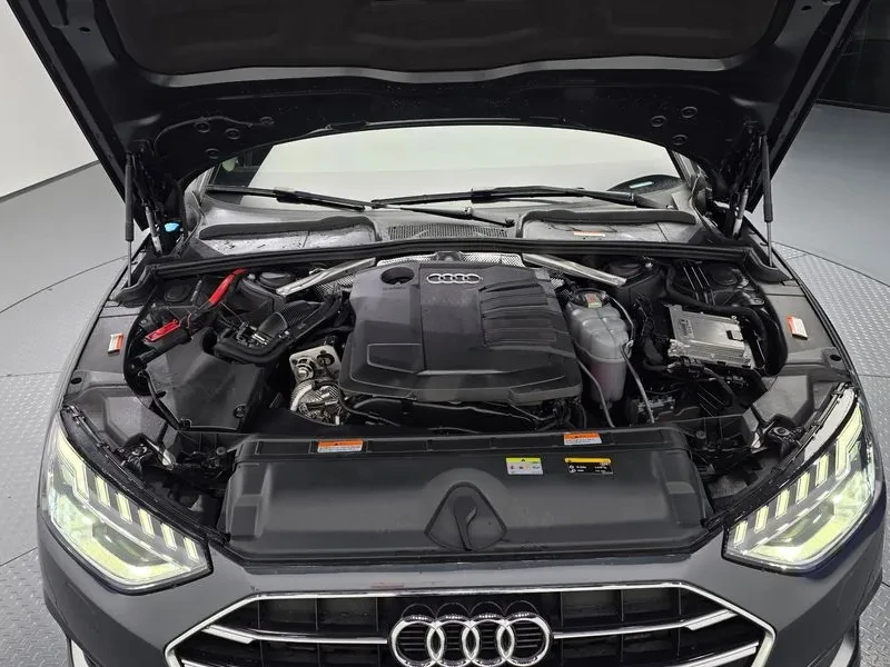 Audi A4 2.0 TDI, снимка 6 - Автомобили и джипове - 54145233