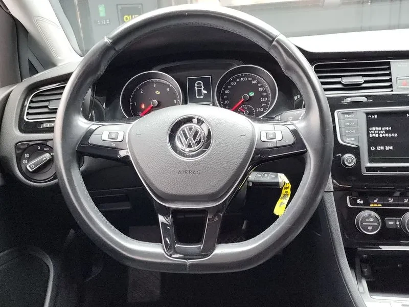 VW Golf 2.0 Tdi, снимка 13 - Автомобили и джипове - 55830324