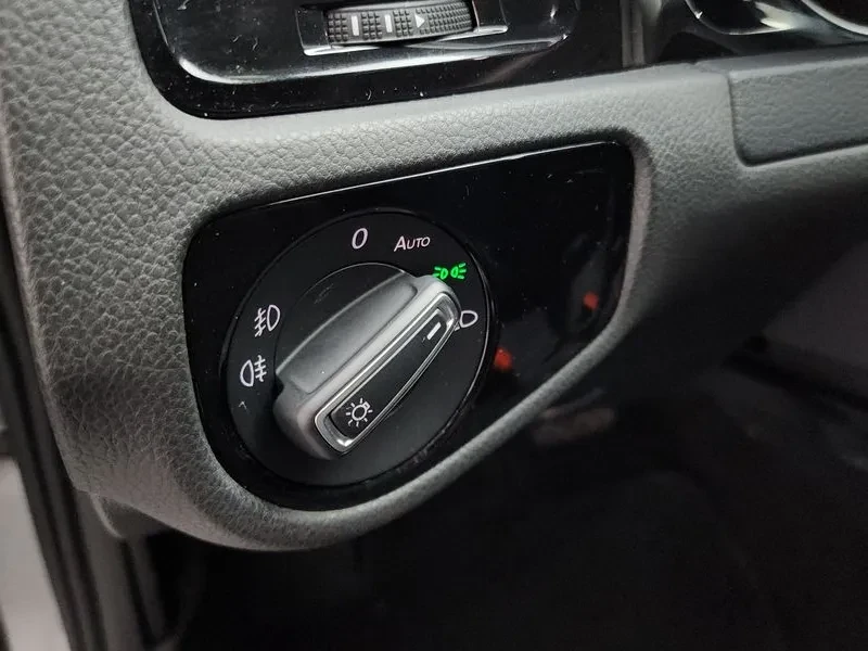 VW Golf 2.0 Tdi, снимка 17 - Автомобили и джипове - 55830324