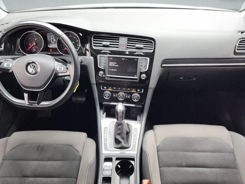 VW Golf 2.0 Tdi, снимка 7 - Автомобили и джипове - 55830324