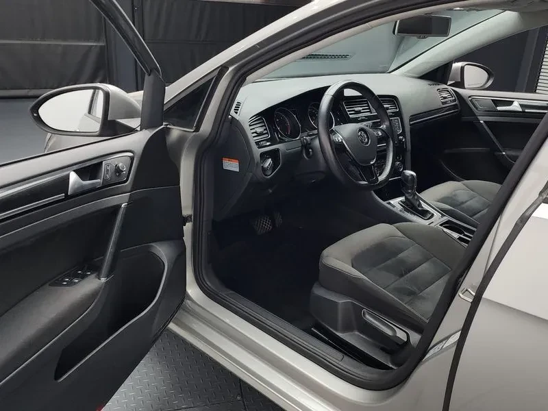 VW Golf 2.0 Tdi, снимка 10 - Автомобили и джипове - 55830324