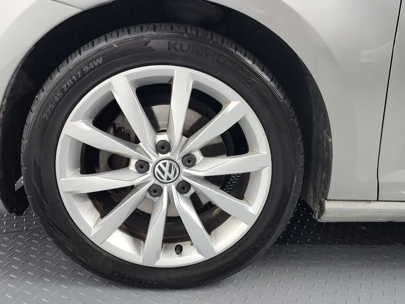VW Golf 2.0 Tdi, снимка 5 - Автомобили и джипове - 55830324