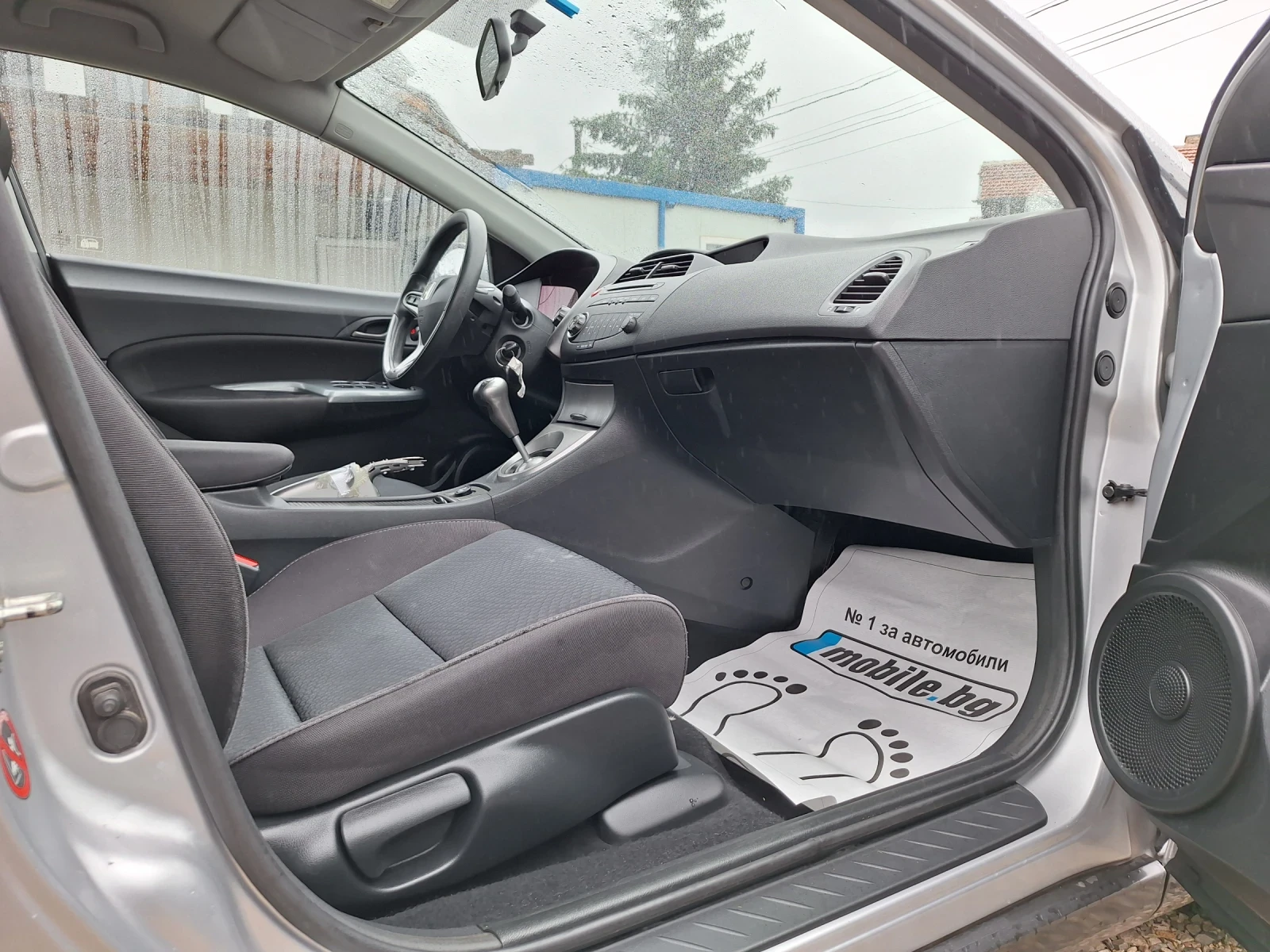 Honda Civic 1.4i 167000KM EURO 5A - изображение 10