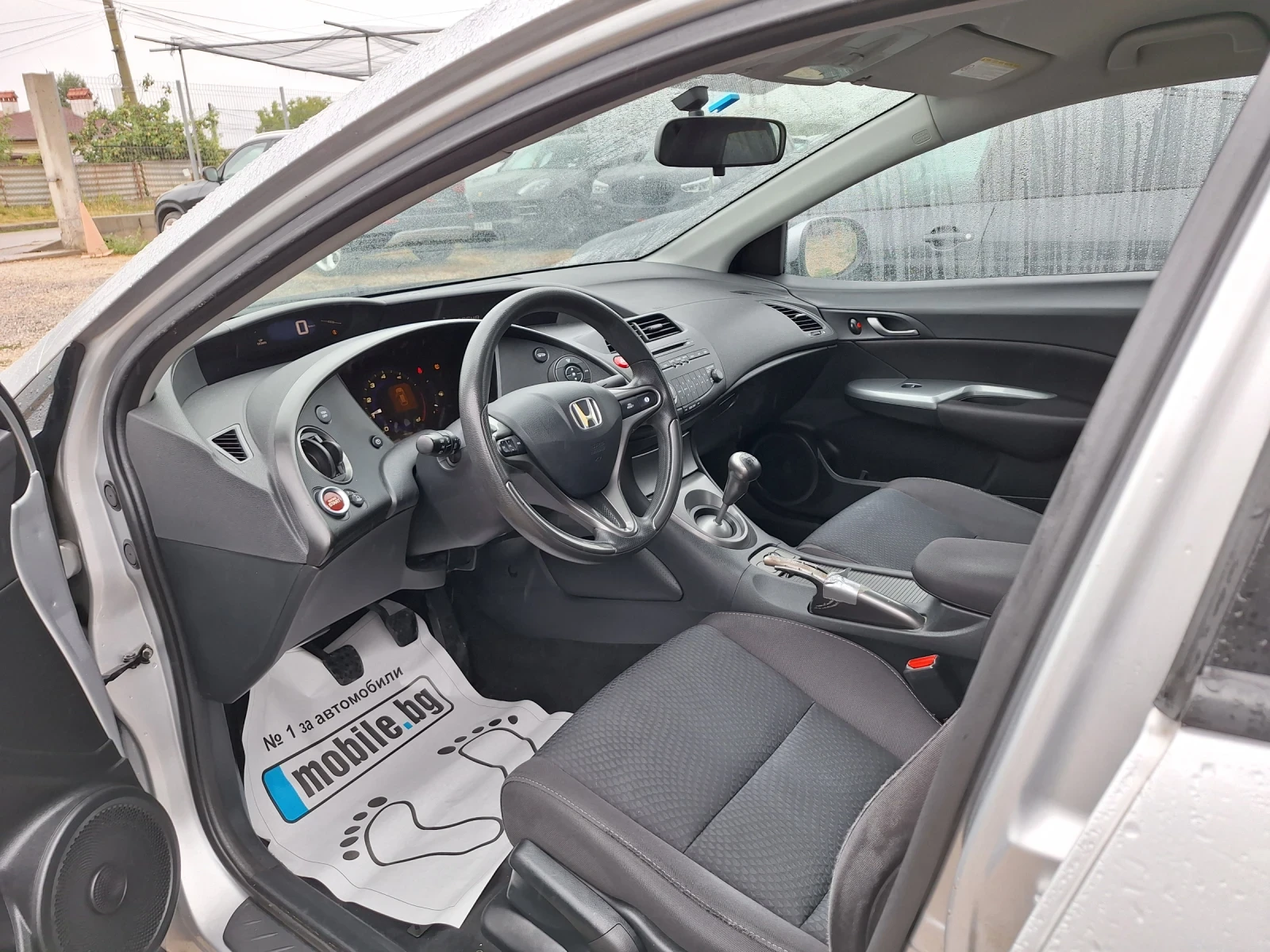 Honda Civic 1.4i 167000KM EURO 5A - изображение 9