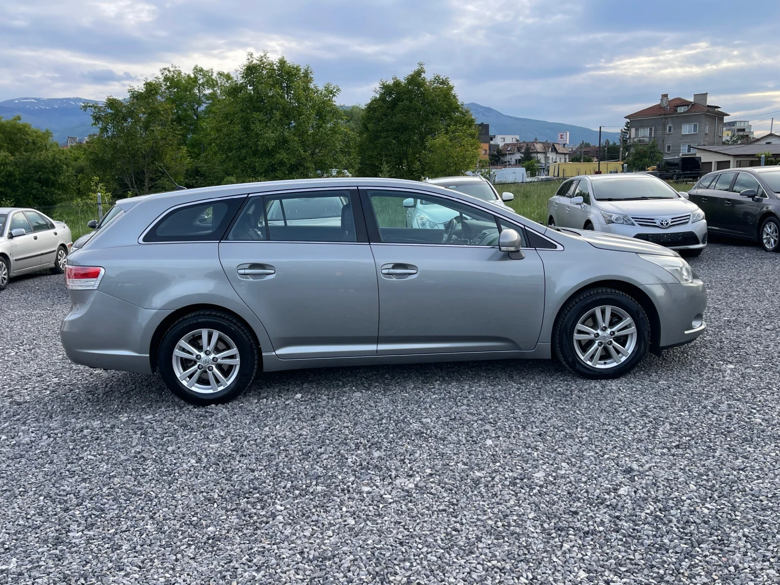 Toyota Avensis III, 1.8 VVTI, 147hp, 6скор, 2комплекта гуми, Темп - изображение 5