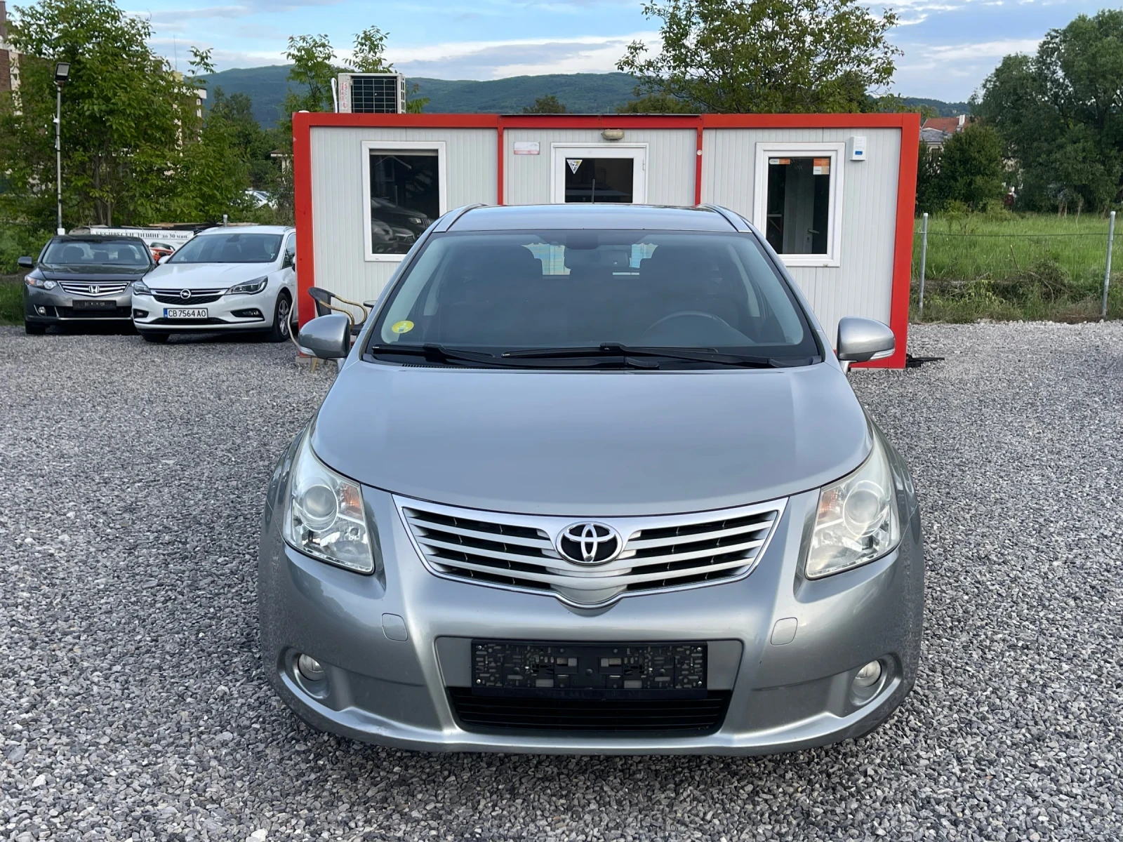 Toyota Avensis III, 1.8 VVTI, 147hp, 6скор, 2комплекта гуми, Темп - изображение 3
