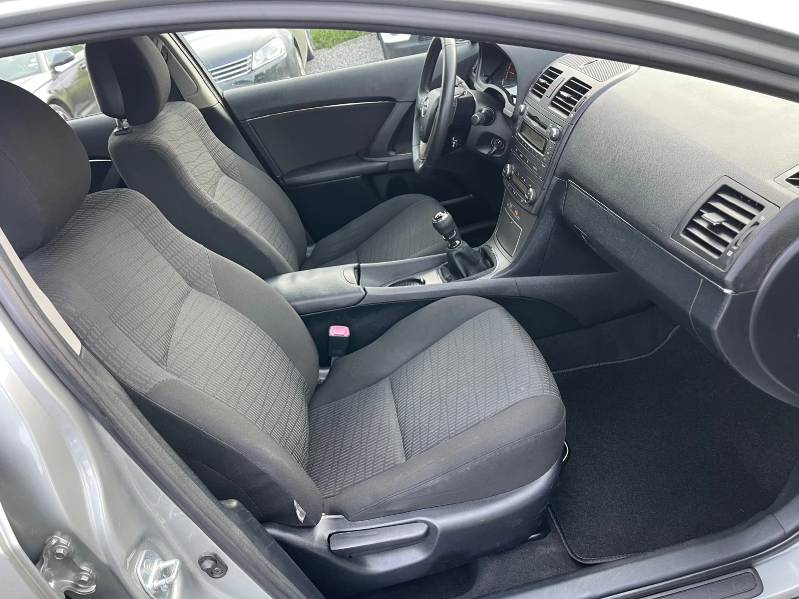 Toyota Avensis III, 1.8 VVTI, 147hp, 6скор, 2комплекта гуми, Темп - изображение 10