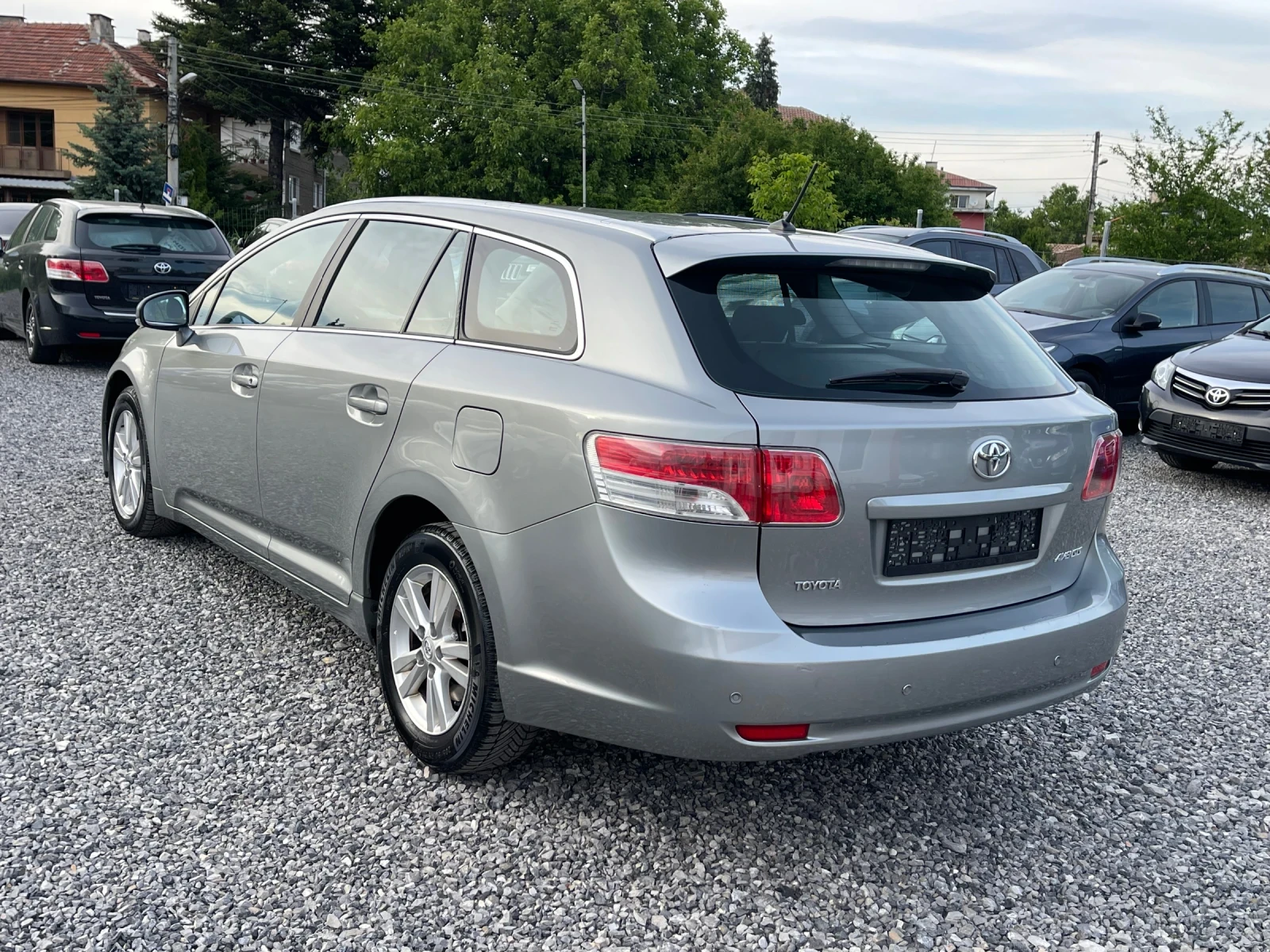 Toyota Avensis III, 1.8 VVTI, 147hp, 6скор, 2комплекта гуми, Темп - изображение 6