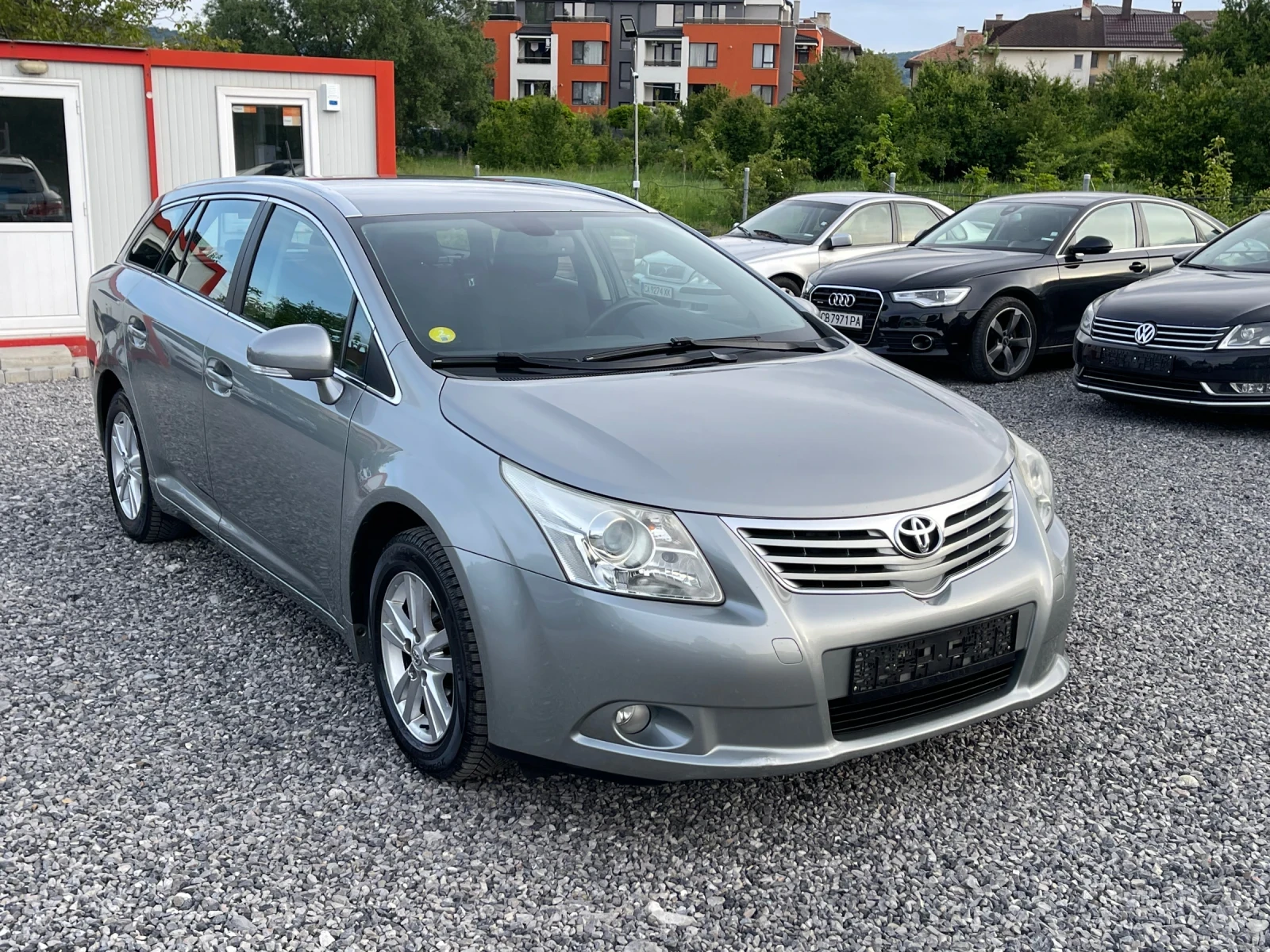 Toyota Avensis III, 1.8 VVTI, 147hp, 6скор, 2комплекта гуми, Темп - изображение 2