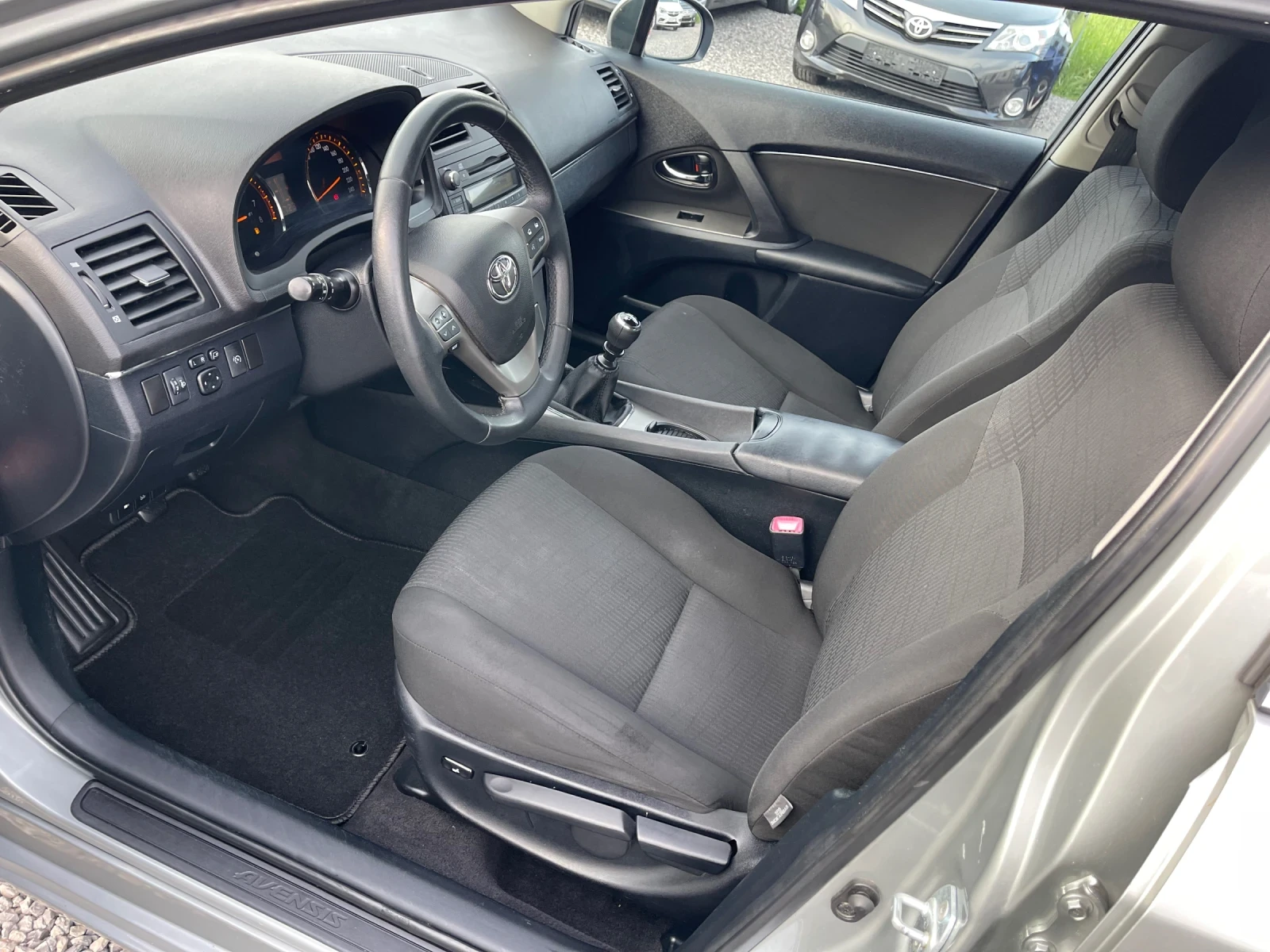 Toyota Avensis III, 1.8 VVTI, 147hp, 6скор, 2комплекта гуми, Темп - изображение 9
