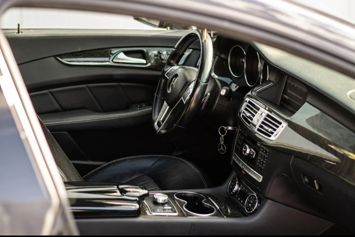 Mercedes-Benz CLS 500  - изображение 9