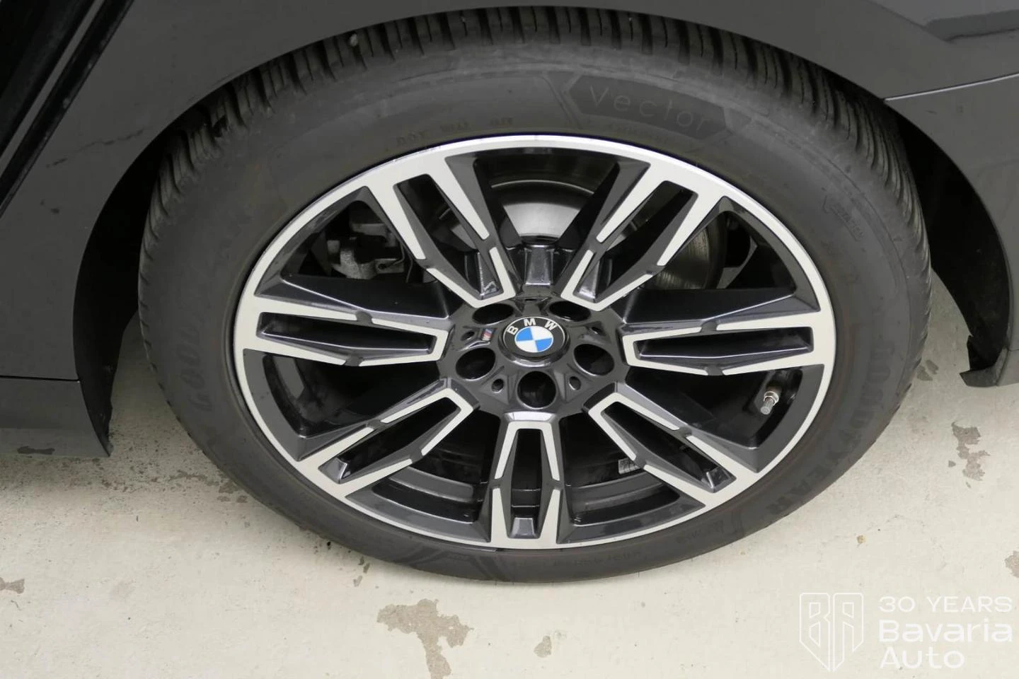 BMW 520 i Touring M Sport Paket Steptronic | Mobile.bg   13