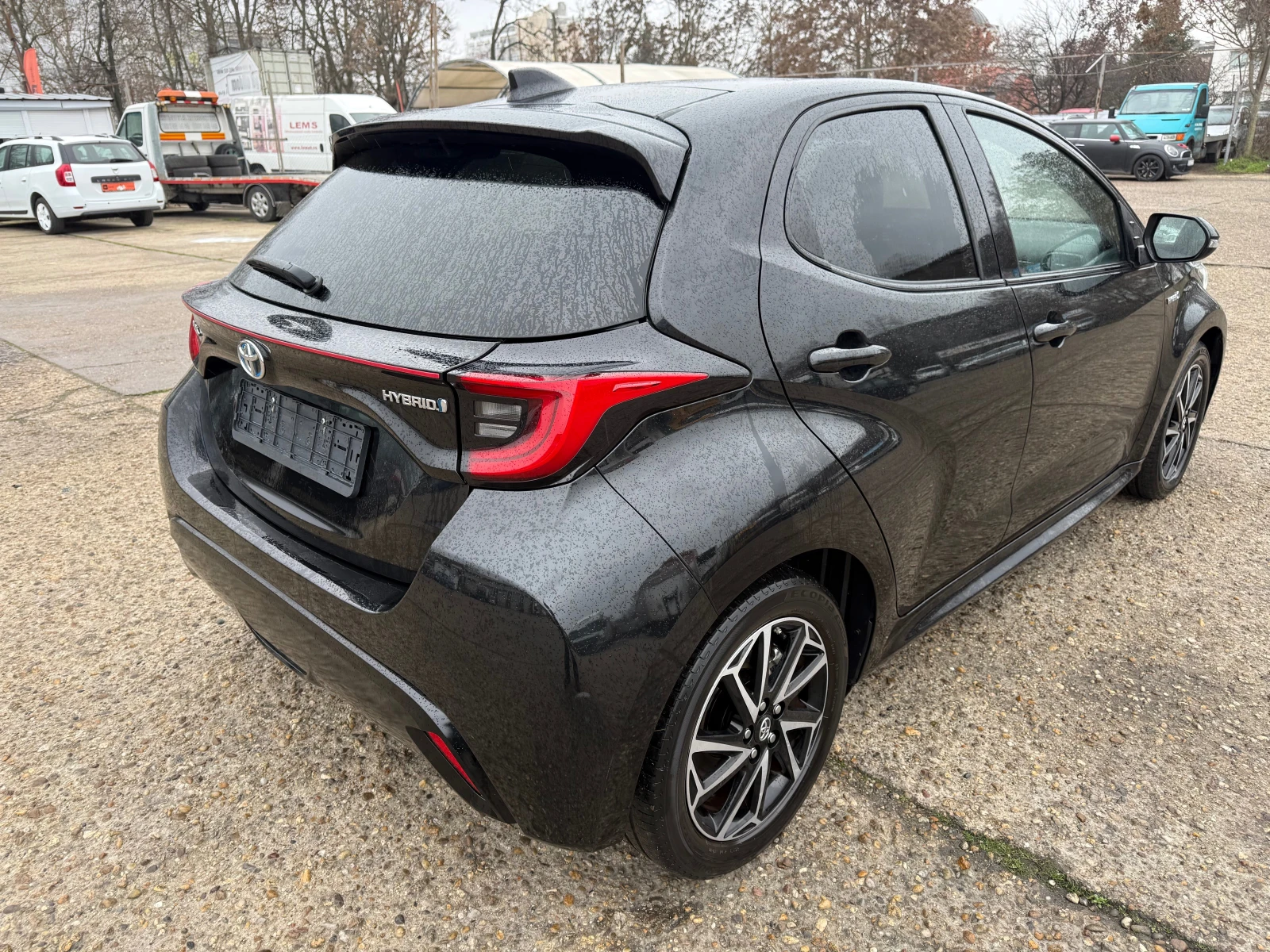 Toyota Yaris 1.5 Hybrid e-CVT Lounge - изображение 5