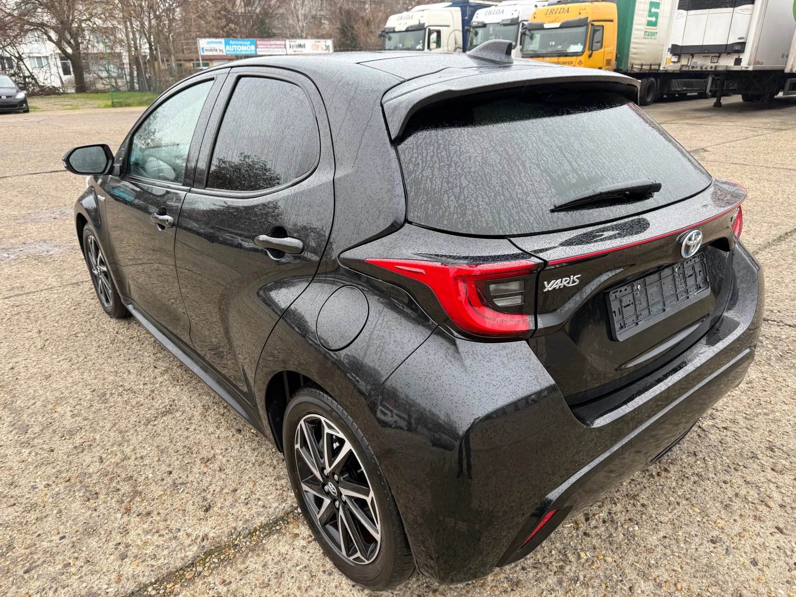 Toyota Yaris 1.5 Hybrid e-CVT Lounge - изображение 6