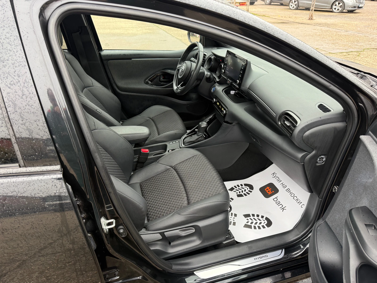 Toyota Yaris 1.5 Hybrid e-CVT Lounge - изображение 9