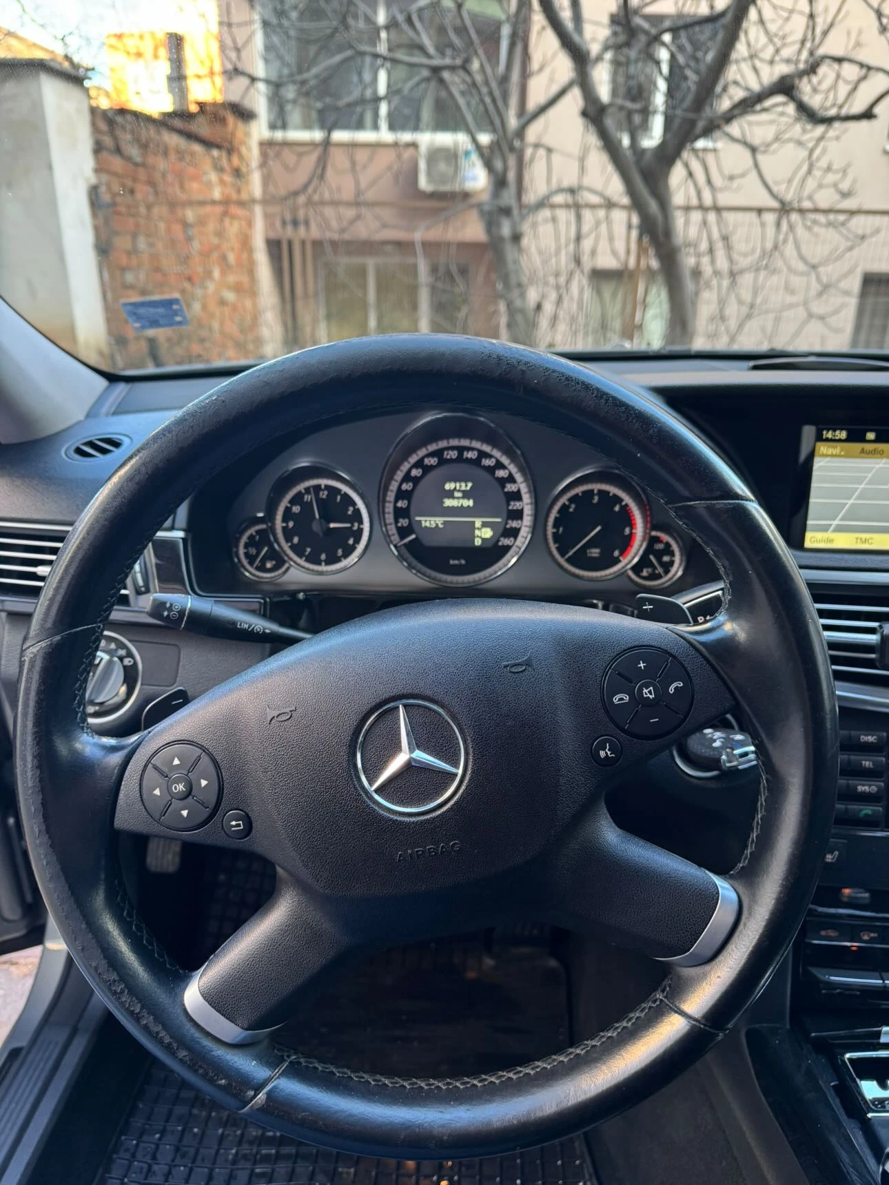 Mercedes-Benz E 350  - изображение 10