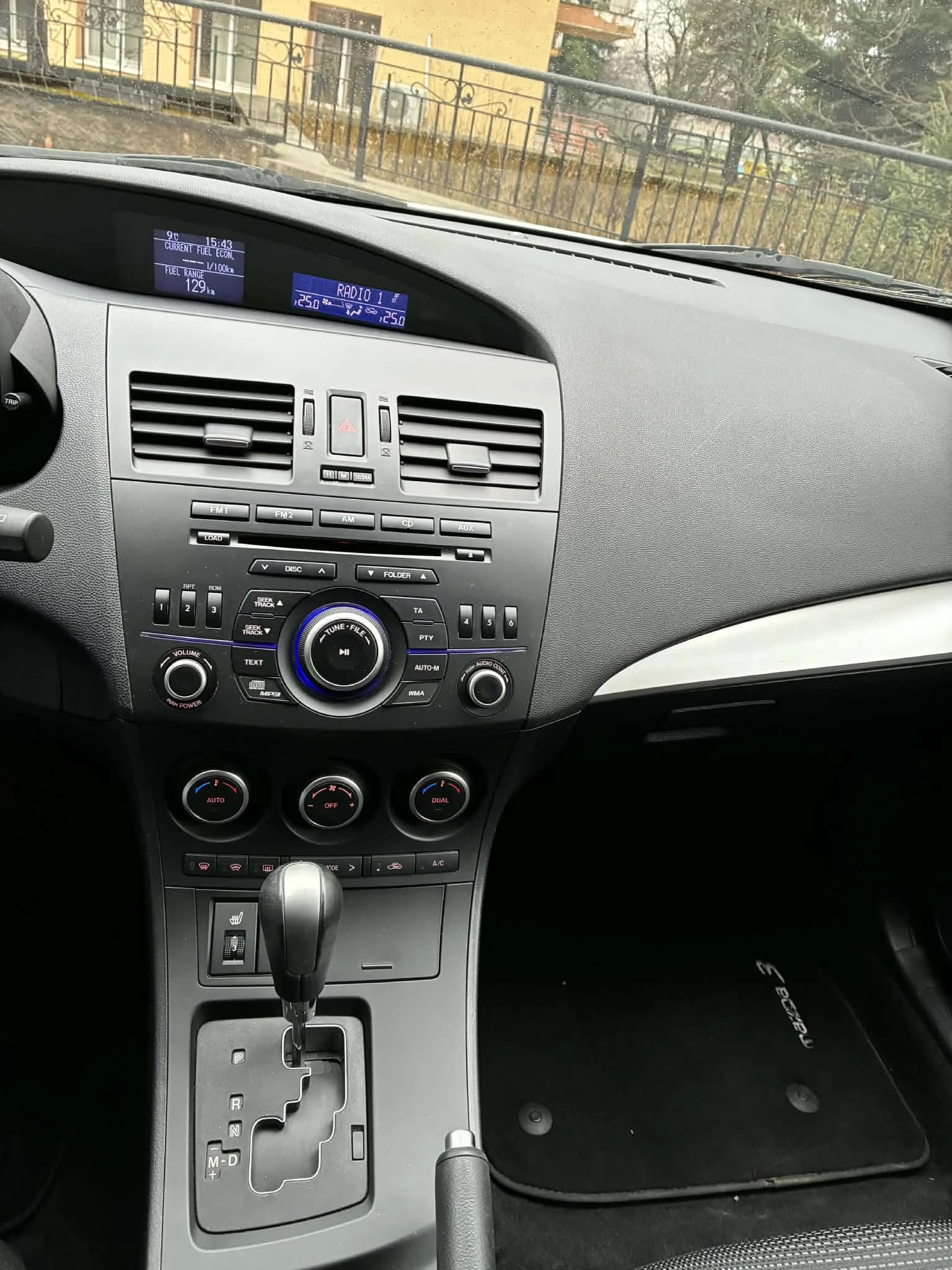 Mazda 3 1.3i Automatic - изображение 9