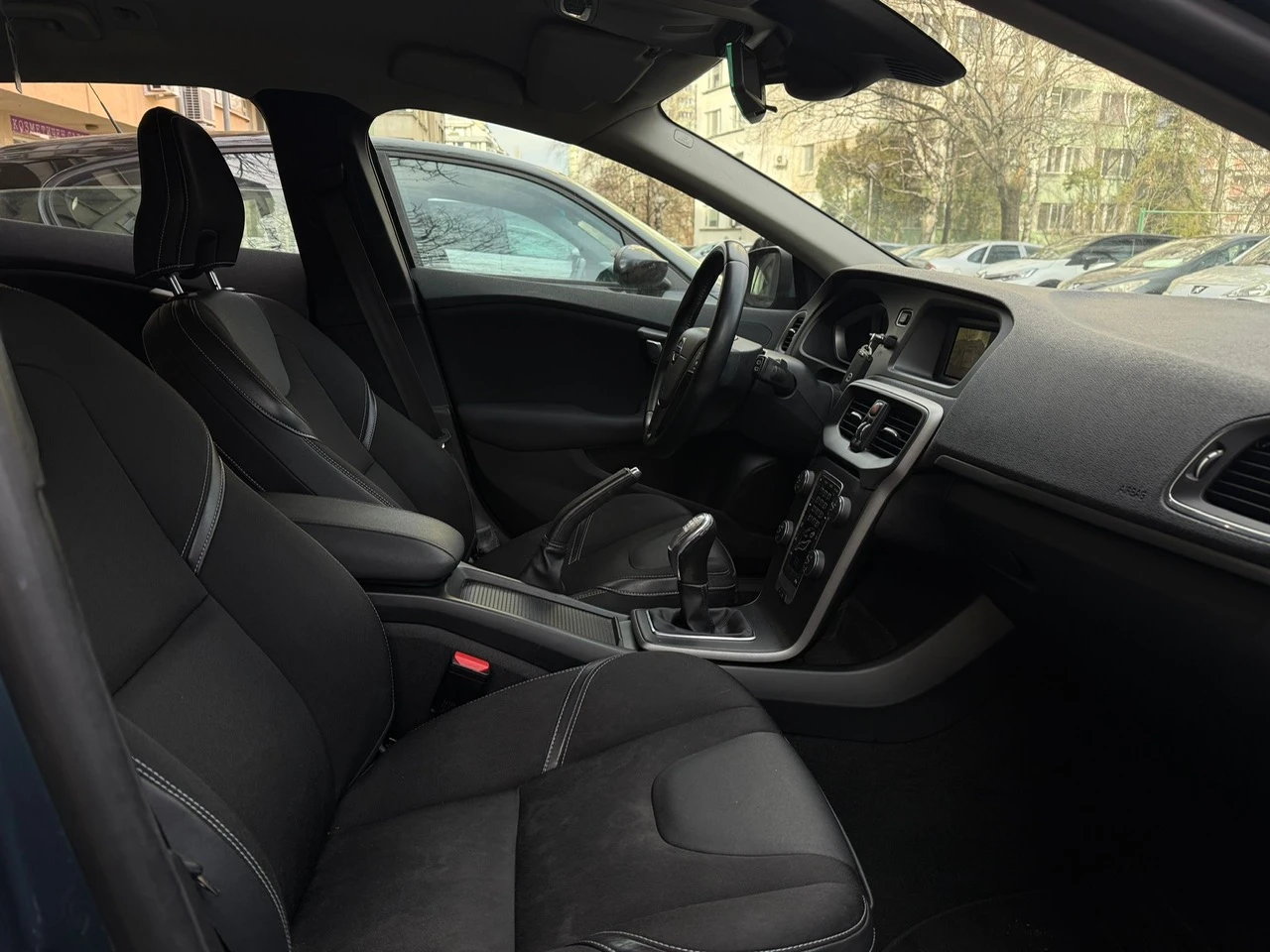 Volvo V40  - изображение 4