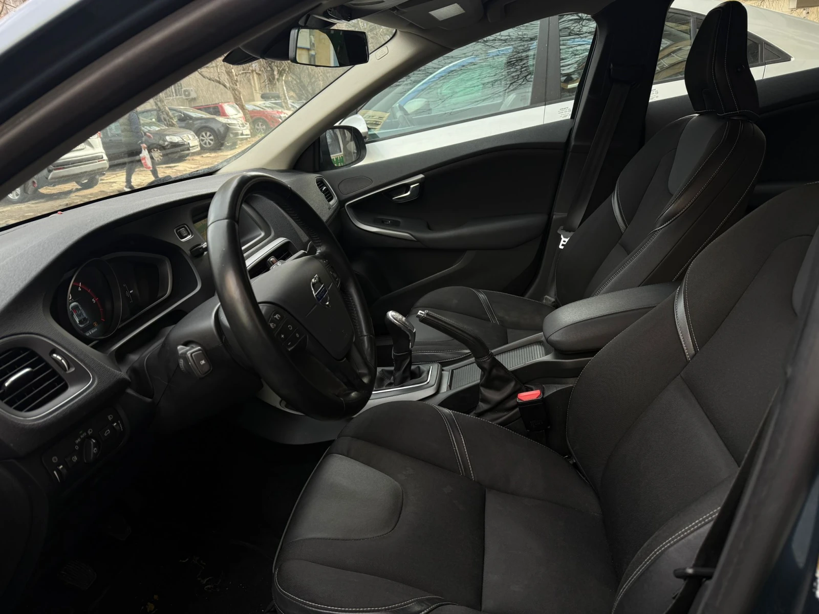 Volvo V40  - изображение 3