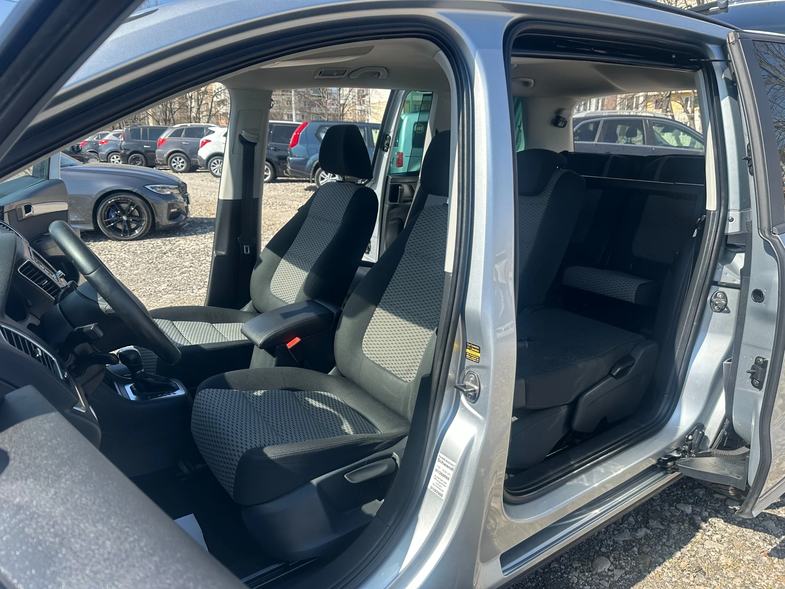 VW Sharan 2.0TDI 140kc 7MESTA  AUTOMAT, снимка 9 - Автомобили и джипове - 53837897