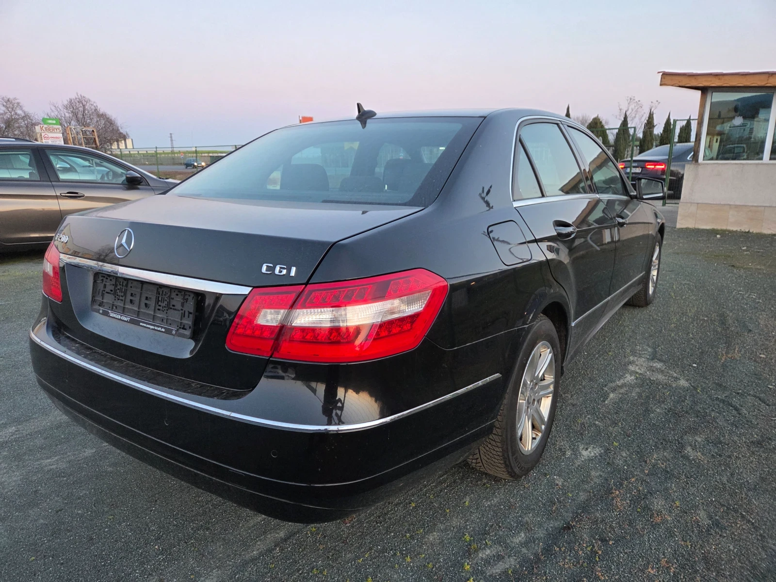Mercedes-Benz E 200 1, 8i184ksAVTOMATIKNAVIEU5B, снимка 6 - Автомобили и джипове - 53841967
