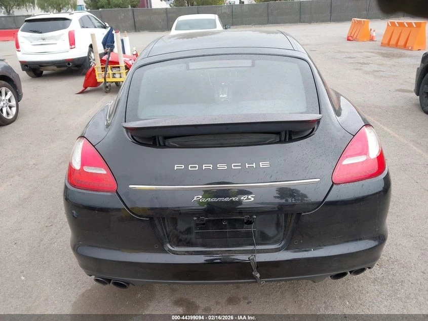 Porsche Panamera 4S С РЕГИСТРАЦИЯ & АВТО КРЕДИТ, снимка 9 - Автомобили и джипове - 53879207