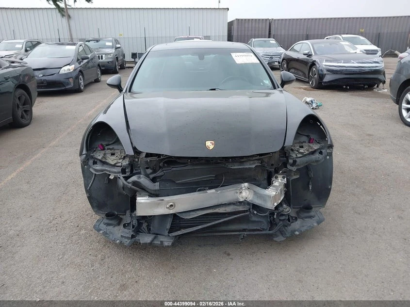 Porsche Panamera 4S С РЕГИСТРАЦИЯ & АВТО КРЕДИТ, снимка 3 - Автомобили и джипове - 53879207