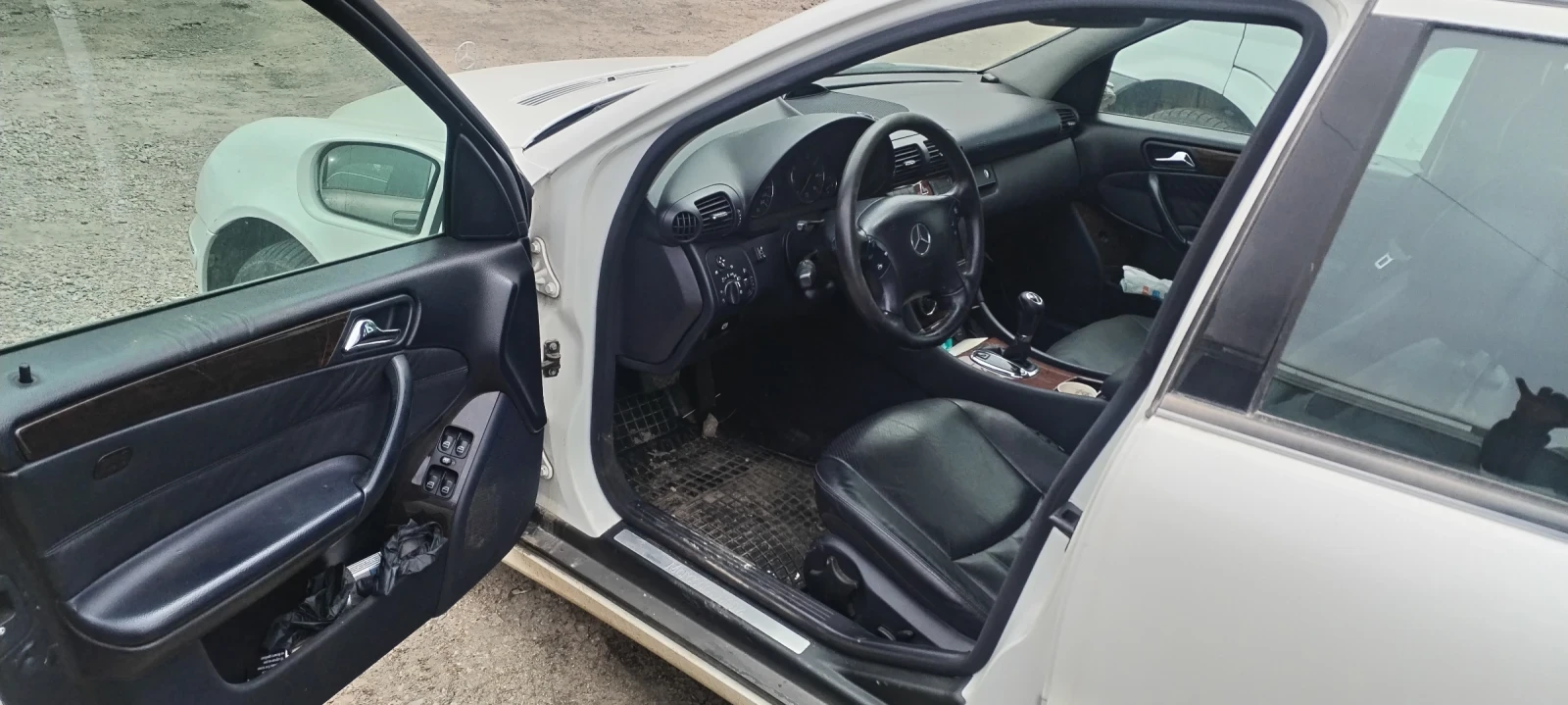 Mercedes-Benz C 280, снимка 4 - Автомобили и джипове - 54208556