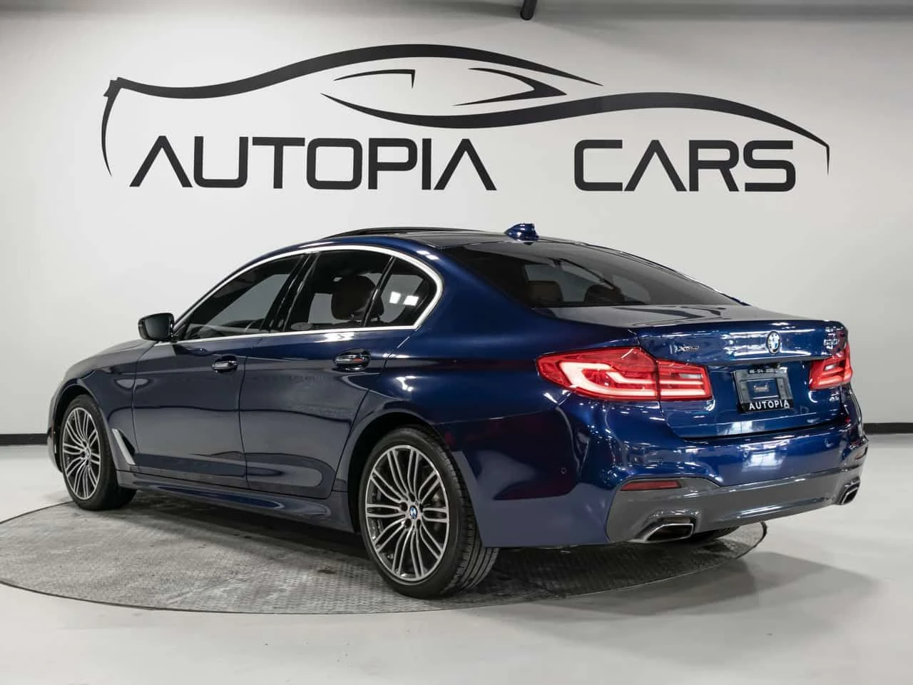 BMW 530 * xDrive * PREMIUM ESSENTIAL DRIVER ASSISTANCE | Mobile.bg � ����������� 5