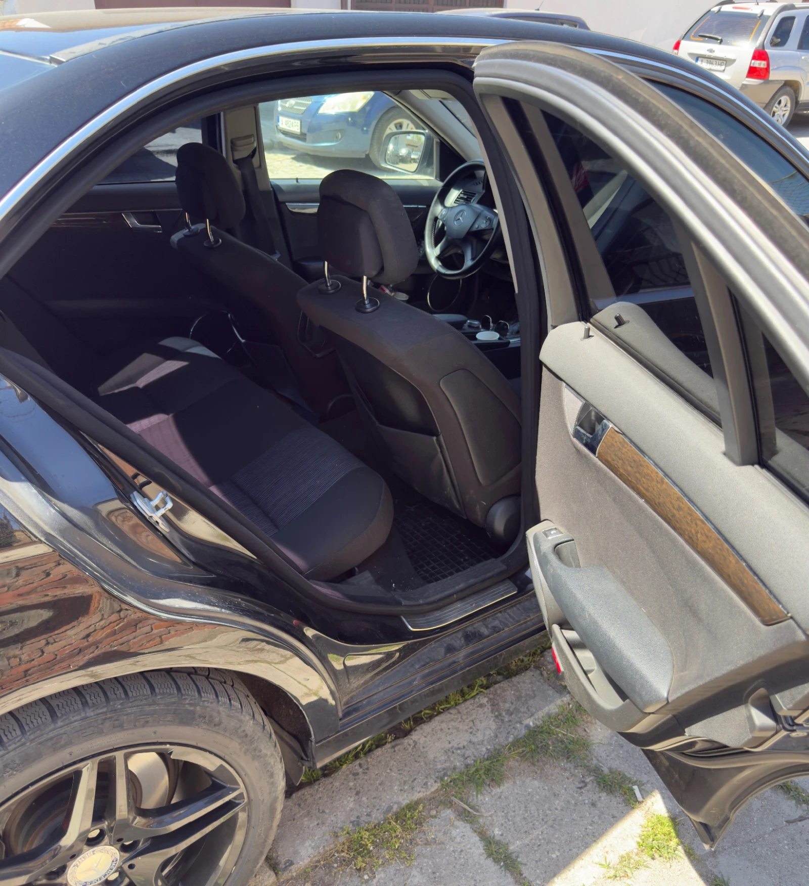 Mercedes-Benz C 220, снимка 9 - Автомобили и джипове - 54335593