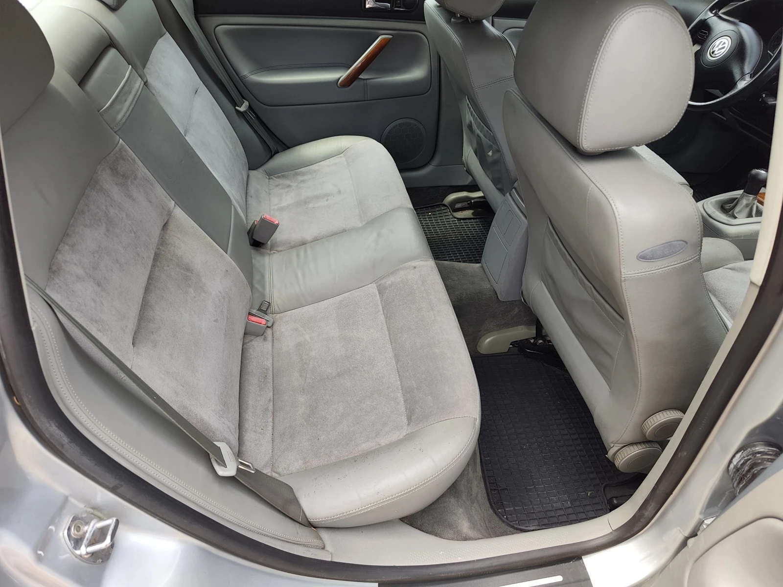 VW Passat 1.9 TDI 130к.с., снимка 11 - Автомобили и джипове - 55148523