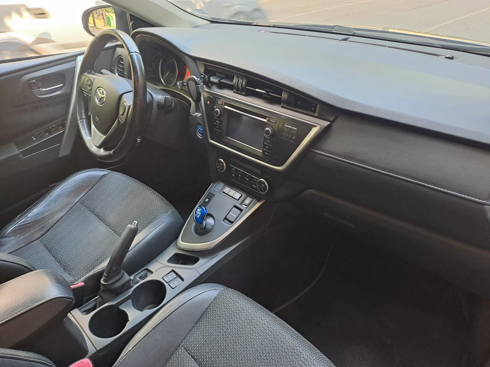Toyota Auris | Mobile.bg � ����������� 10