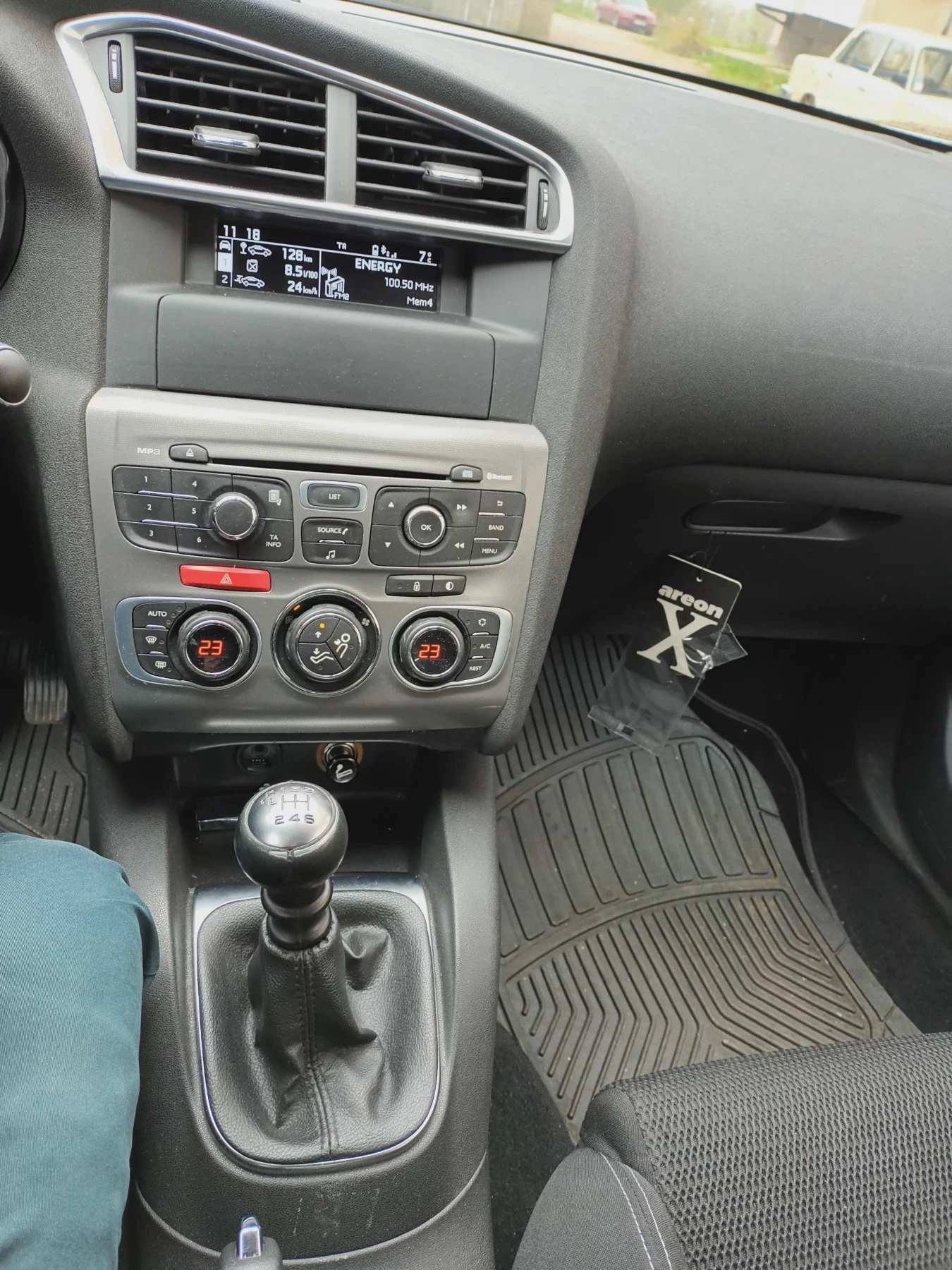 Citroen C4 1.2i, 131к.с, снимка 11 - Автомобили и джипове - 55300840
